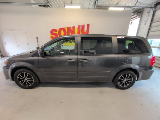 Used 2016 Dodge Grand Caravan SXT FWD image 2