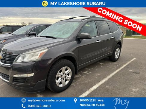 Used 2015 Chevrolet Traverse LS image 3