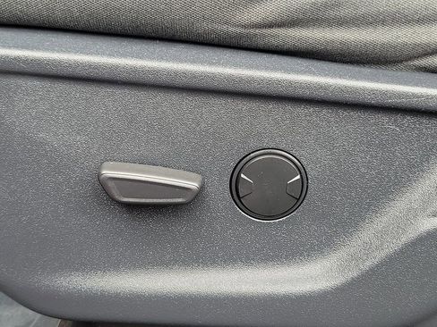 Used 2023 Ford F150 XLT image 14