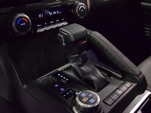 Used 2025 Toyota Tacoma TRD Sport image 29