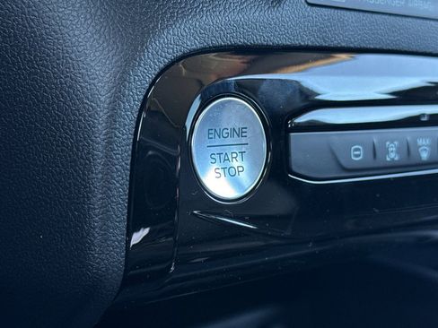 New 2025 Ford Escape SE image 23