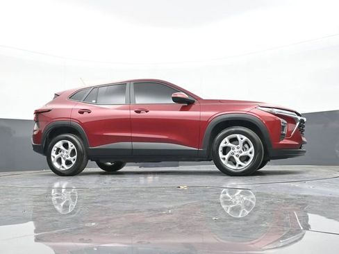 Used 2024 Chevrolet Trax LS w/ LS Convenience Package image 49