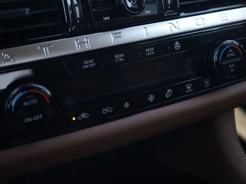 New 2026 Nissan Pathfinder Platinum image 17