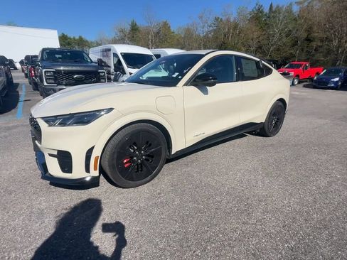 Certified 2025 Ford Mustang Mach-E GT AWD/4WD image 15