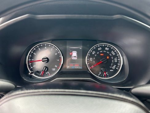 Used 2021 Toyota RAV4 LE image 12