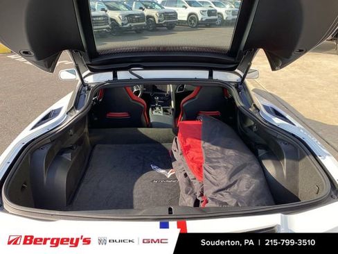 Used 2019 Chevrolet Corvette Stingray Coupe w/ 1LT image 8