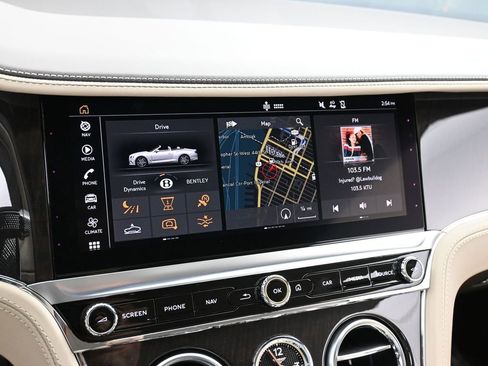 Used 2022 Bentley Continental GT image 21