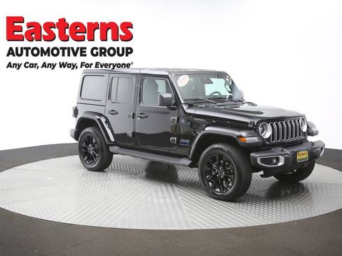 Used 2025 Jeep Wrangler Unlimited Sahara w/ Safety Group AWD/4WD image 50