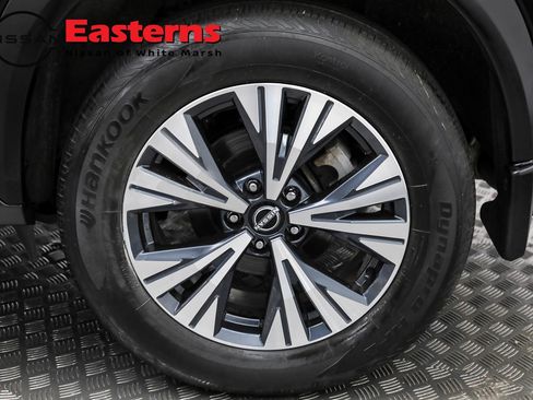 Used 2023 Nissan Rogue SV image 37