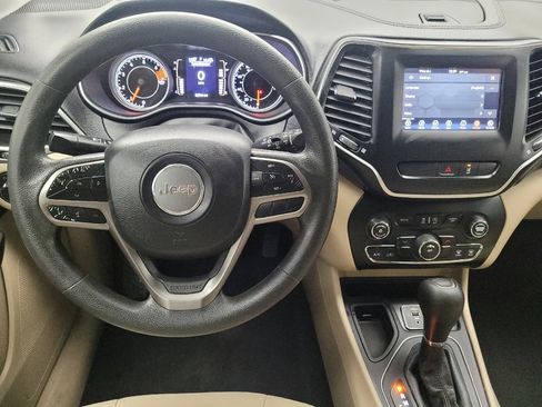Used 2021 Jeep Cherokee Latitude FWD image 22
