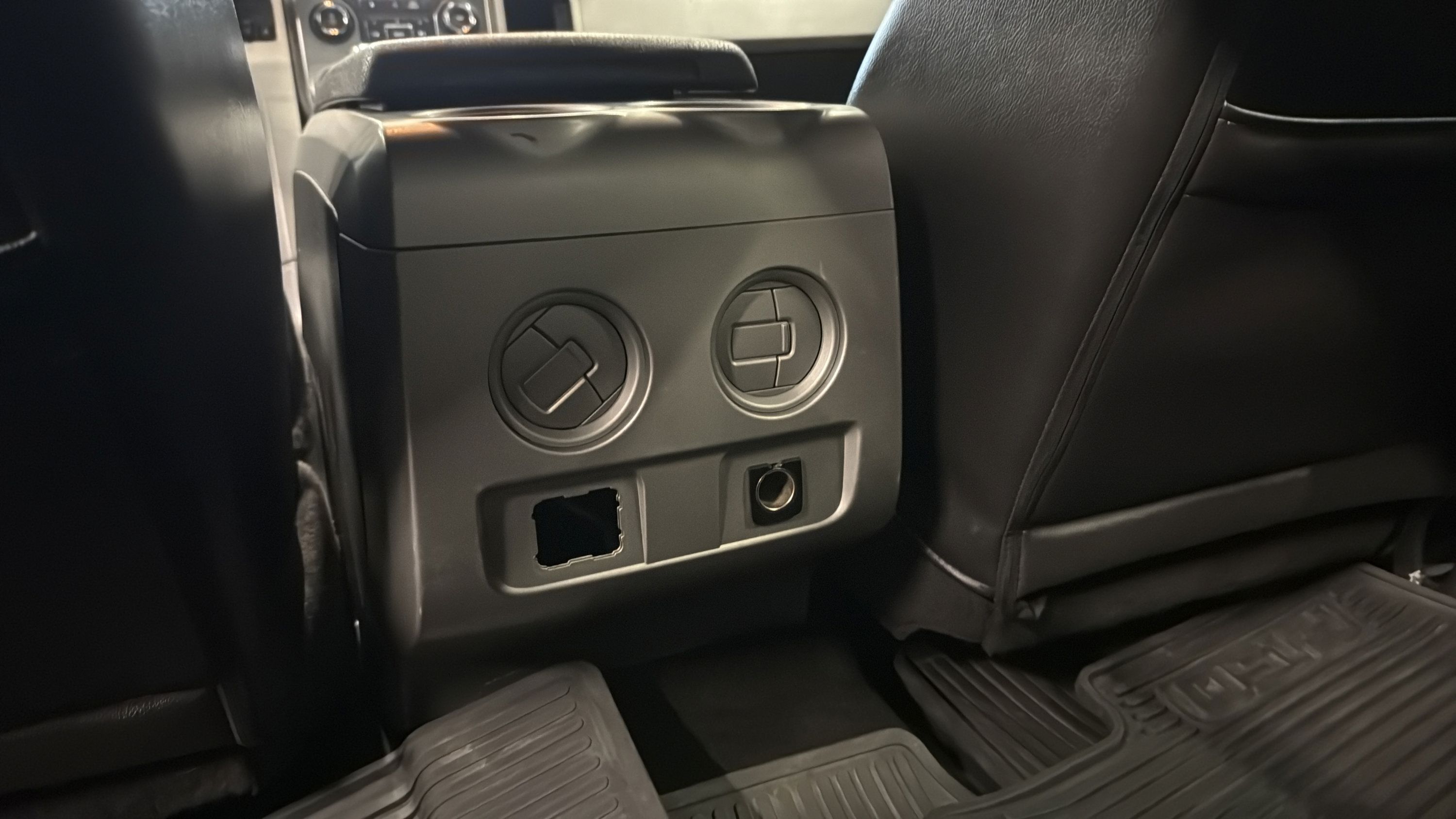 Used 2014 Ford F150 FX4 w/ Equipment Group 402A Luxury AWD/4WD image 14