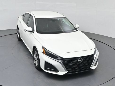 Used 2023 Nissan Altima 2.5 S FWD image 42