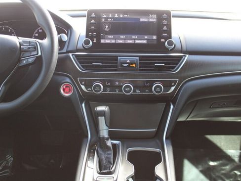 Used 2018 Honda Accord EX image 27