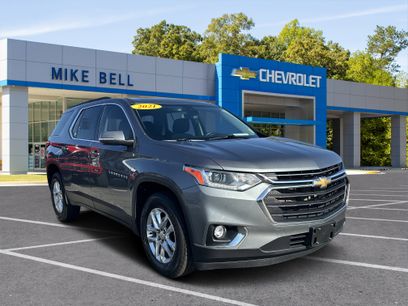 Used 2021 Chevrolet Traverse LT