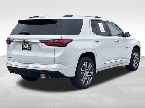 Used 2023 Chevrolet Traverse High Country image 3
