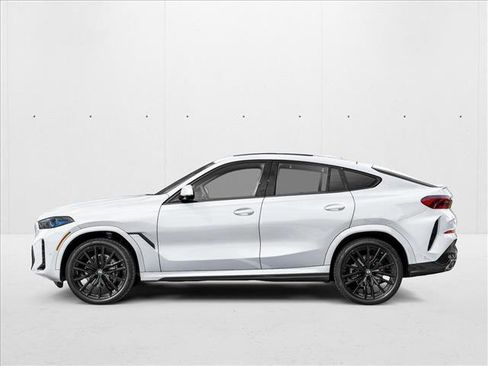 New 2026 BMW X6 M60i w/ Executive Package image 3