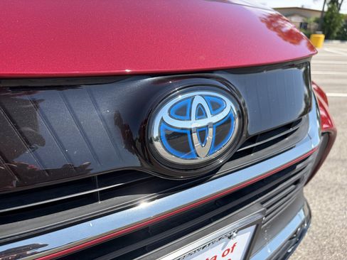 Used 2024 Toyota Venza Nightshade AWD/4WD image 37