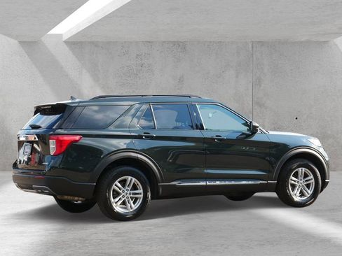 Certified 2023 Ford Explorer XLT w/ Equipment Group 202A AWD/4WD image 3