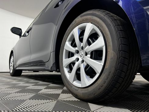 Used 2025 Toyota Corolla LE FWD image 9