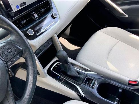 Certified 2025 Toyota Corolla Cross L FWD image 16