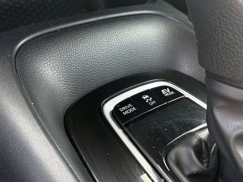 Used 2025 Toyota Corolla LE FWD image 29