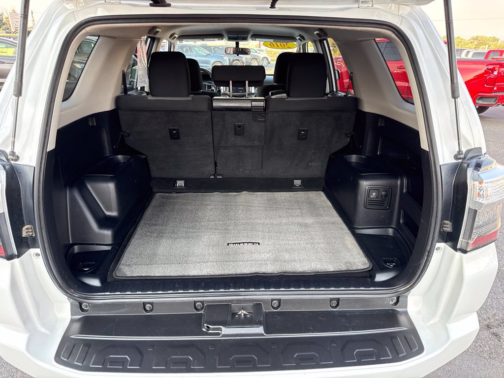 Used 2016 Toyota 4Runner SR5 AWD/4WD image 21