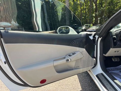 Used 2011 Chevrolet Corvette Convertible w/ Preferred Equipment Group RWD image 13