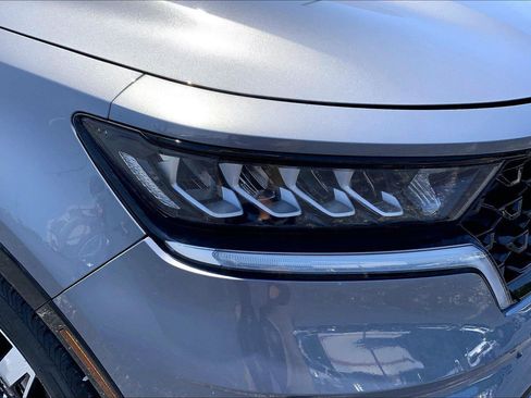 Used 2022 Kia Sorento S FWD image 28