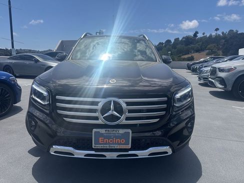 Used 2025 Mercedes-Benz GLB 250 image 2