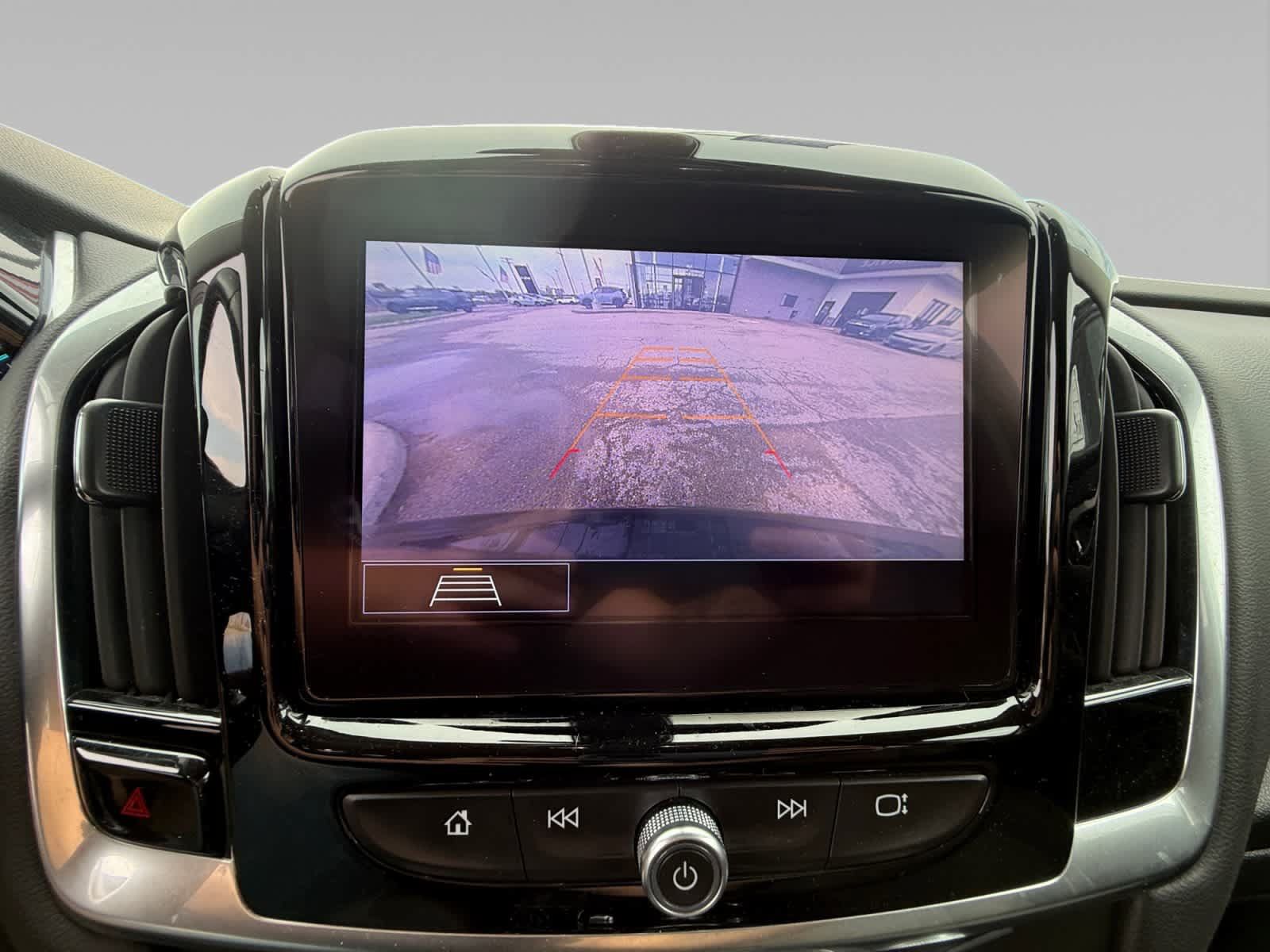 Used 2020 Chevrolet Traverse LT FWD image 15