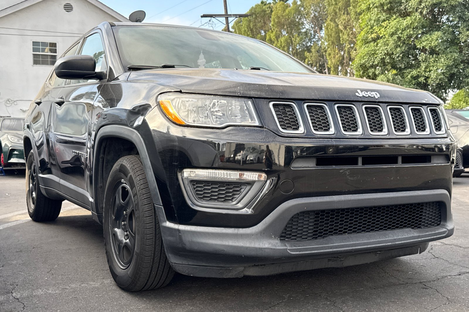 Used 2018 Jeep Compass Sport FWD image 2