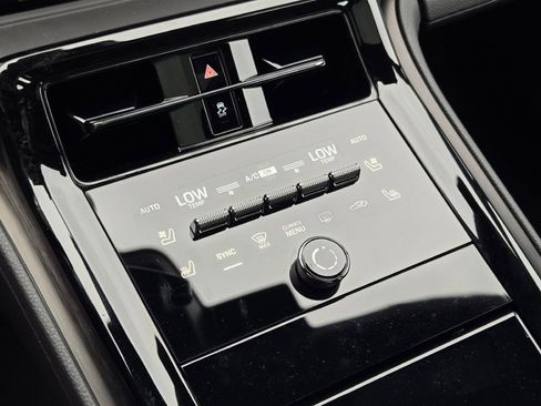 New 2025 Porsche Panamera 4 image 24