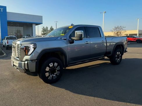 Used 2024 GMC Sierra 2500 Denali w/ Max Trailering Package image 3