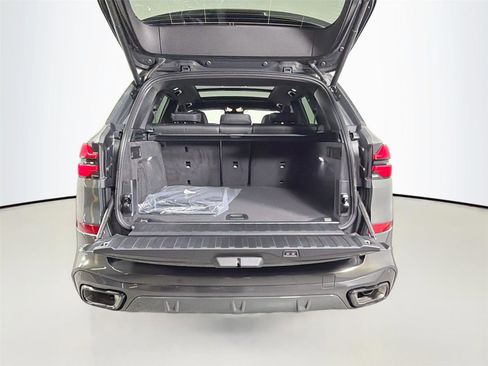 New 2026 BMW X5 xDrive40i w/ M Sport Package AWD/4WD image 27