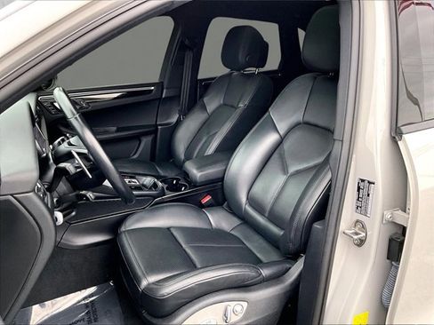 Used 2023 Porsche Macan image 27