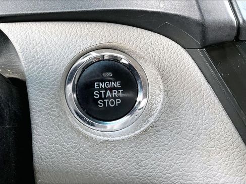 Used 2017 Toyota Sienna XLE image 34