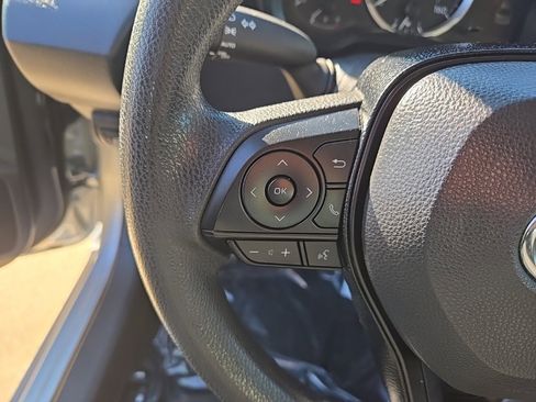 Used 2020 Toyota Corolla LE image 22