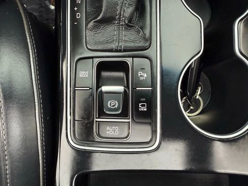 Used 2017 Kia Sorento SX image 29