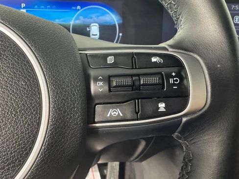 Used 2024 Kia Sportage SX image 16