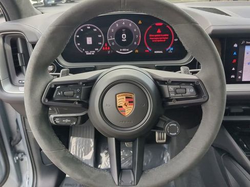 Used 2025 Porsche Cayenne GTS image 30