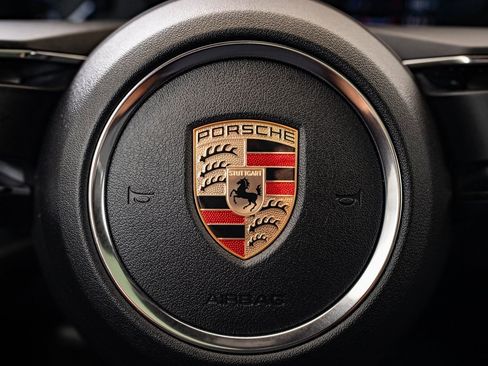 Used 2023 Porsche Macan image 28