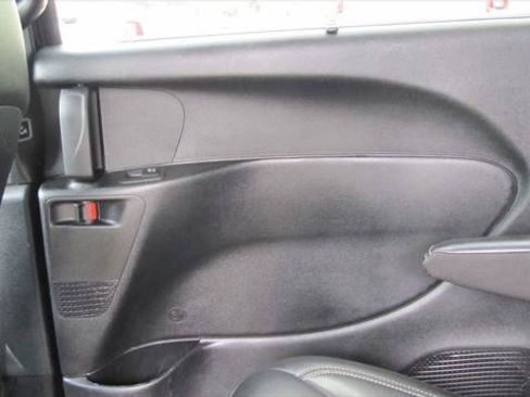 Certified 2025 Chrysler Pacifica Select FWD image 9