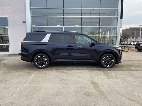 New 2026 Kia Carnival EX image 4