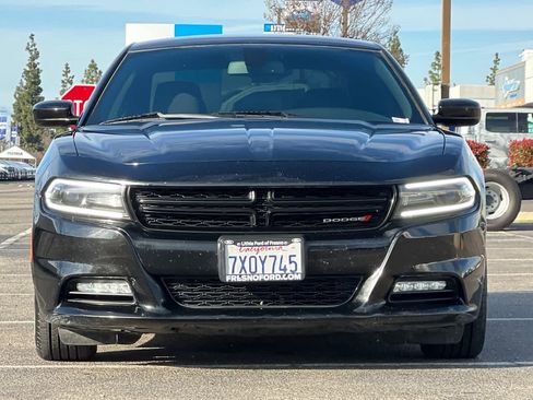 Used 2017 Dodge Charger SXT image 10