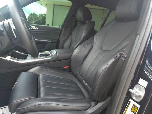 Used 2021 BMW X5 xDrive40i w/ M Sport Package image 10