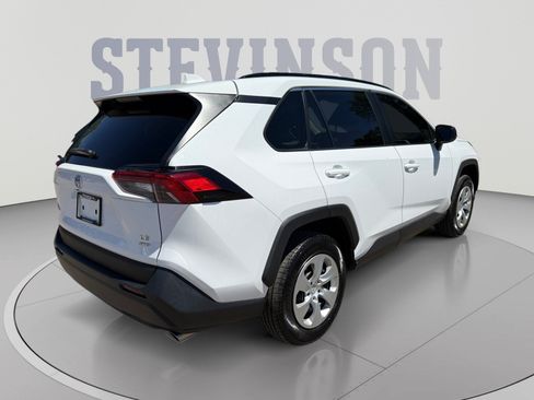 Used 2021 Toyota RAV4 LE AWD/4WD image 5