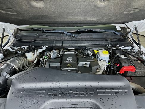 Used 2022 RAM 3500 Laramie image 32
