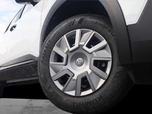 New 2026 Nissan Kicks S image 3