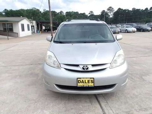 Used 2010 Toyota Sienna FWD image 3