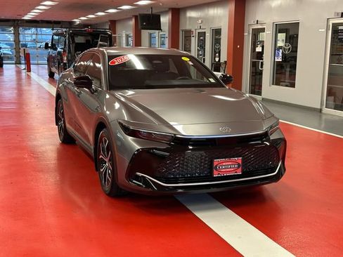 Certified 2026 Toyota Crown AWD/4WD image 2